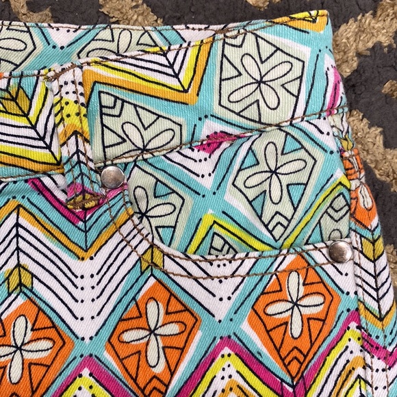 Colorful love fire shorts Aztec short jeans size 3 - Picture 3 of 5